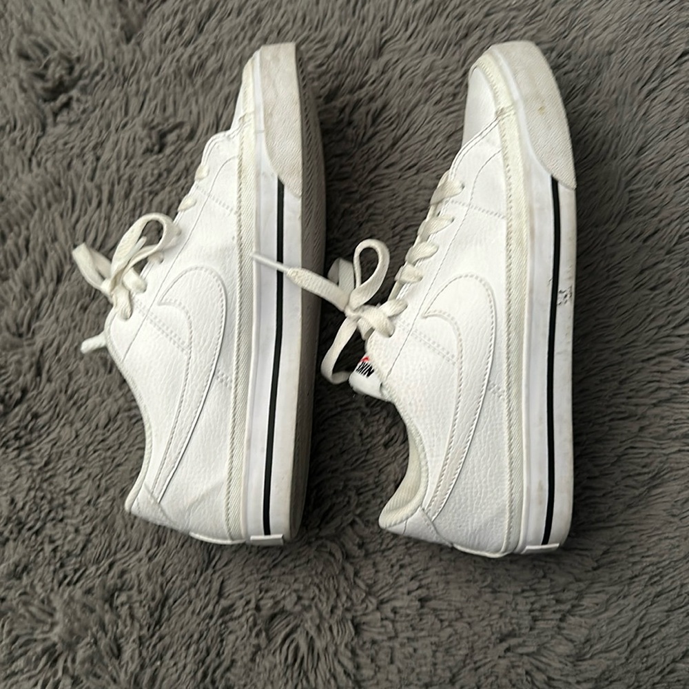 Nike Court Legacy size 7
